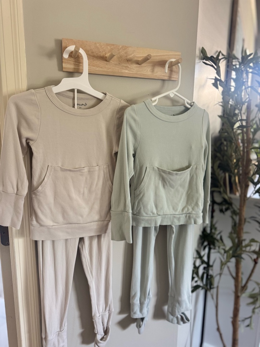 Goumi Kids Long-Sleeve Jogger Sets - Soft Sage and Neutral 3T
